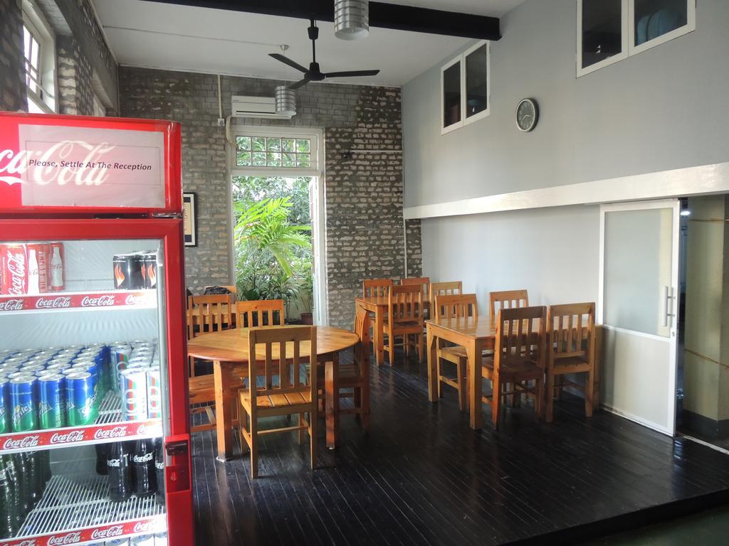 Lotus Bed & Breakfast Yangon Bagian luar foto
