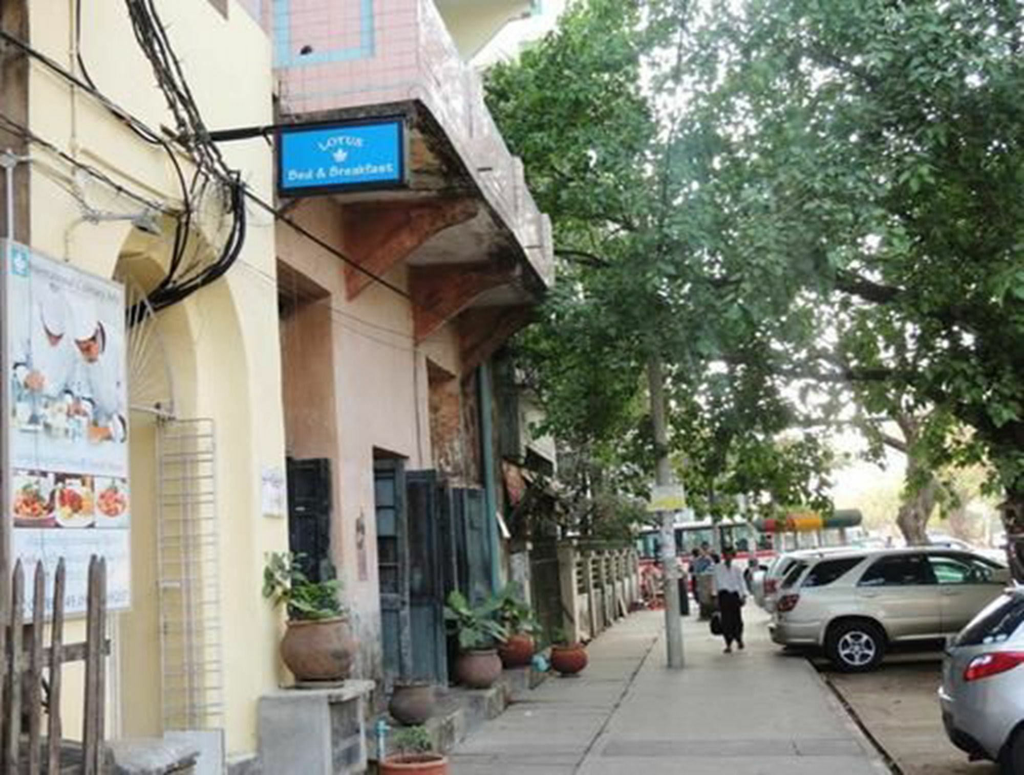 Lotus Bed & Breakfast Yangon Bagian luar foto
