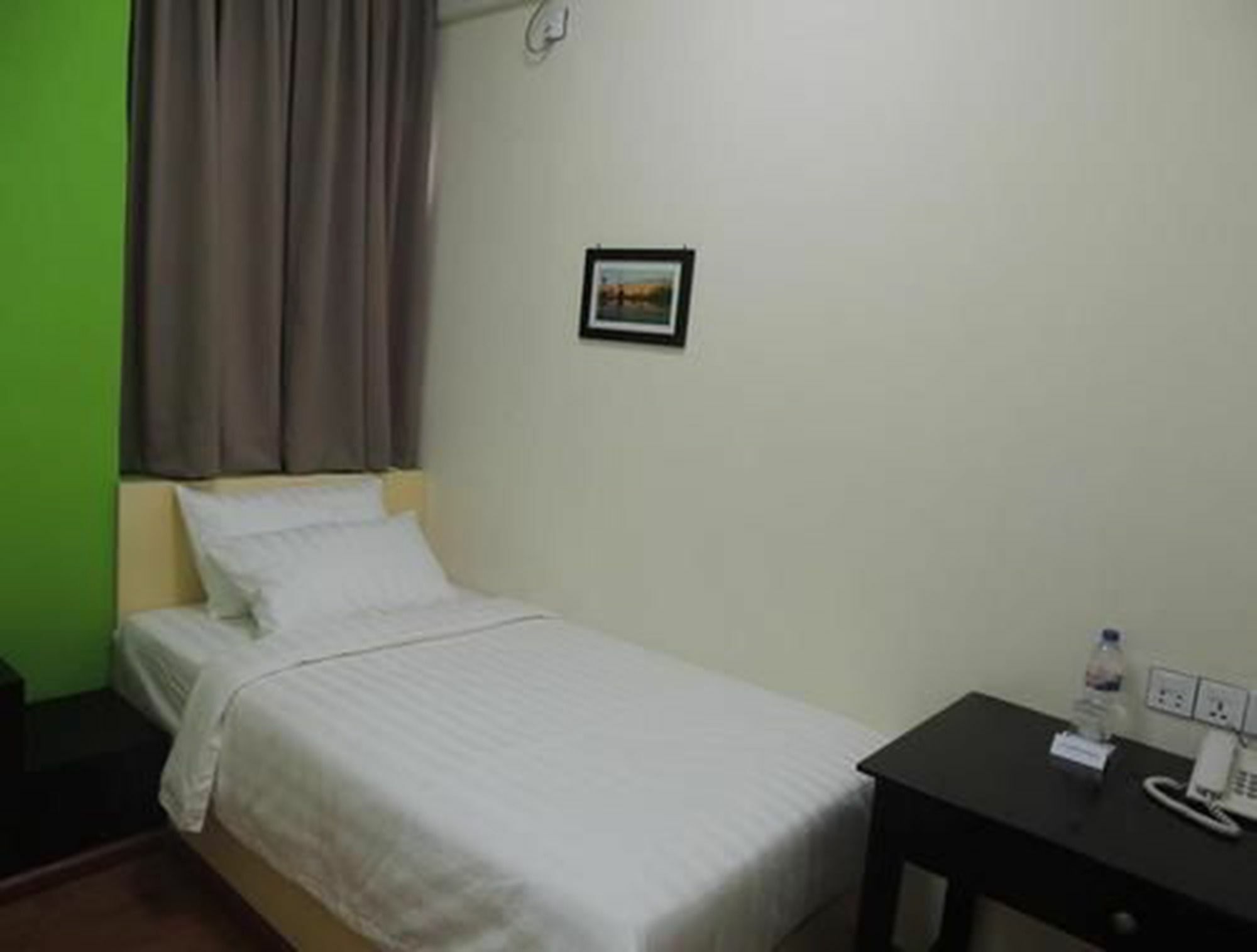 Lotus Bed & Breakfast Yangon Bagian luar foto